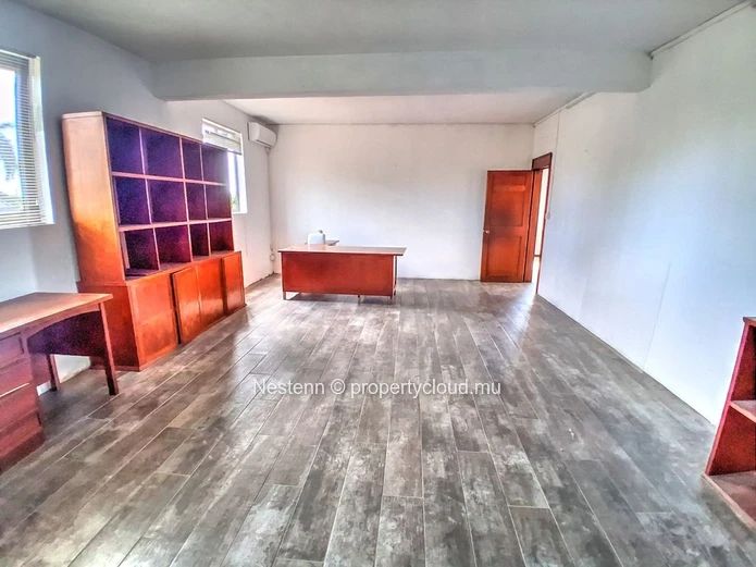 Exceptional commercial premises for rent – Strategic location in Vale