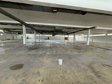 Warehouse for Rent in Coromandel, 2000m², featuring an exterior yard, secure parking, Price Rs 416,025.
