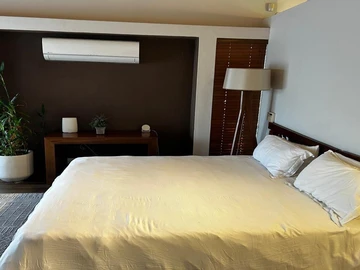 5 Bedroom Villa