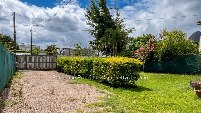 Charming semi-furnished house in Beau Bassin – A peaceful and characterful home