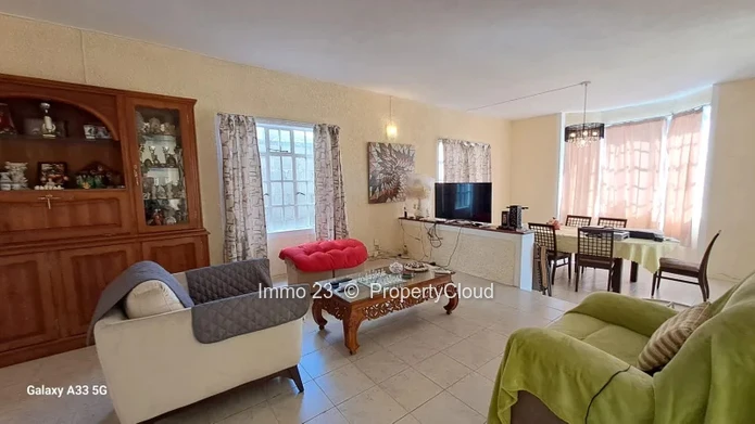 Maisons / Villas - 4 chambres - Roches Brunes