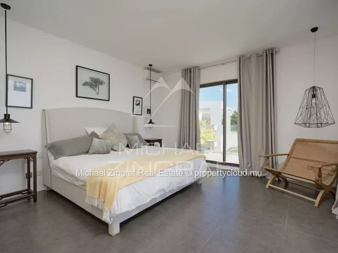 Exceptional Seafront Penthouse with Panoramic Ocean Views – Péreybère