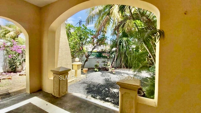 Tamarin - 3 bedroom triplex 
