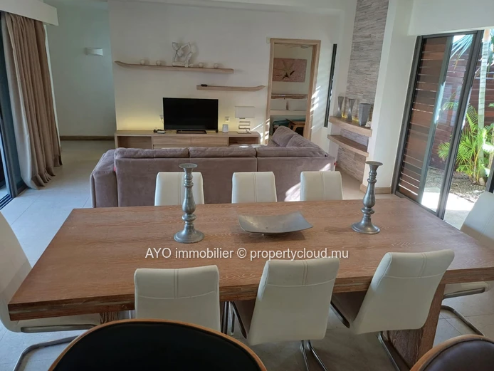 Villas Haut standing dans une résidence privée avec un environnement privilégiant les espaces verts- Proche G Baie