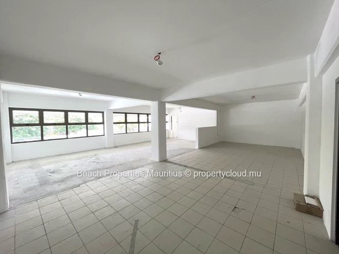 Spacious 99 m² Flexible Office for Rent