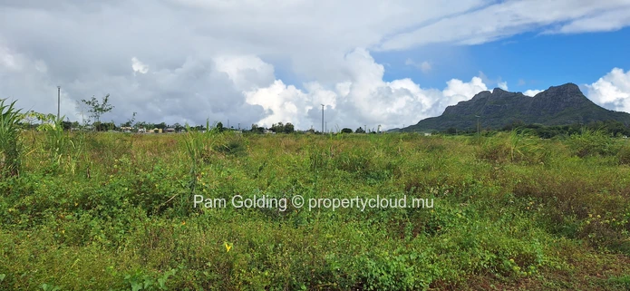 Exclusive Gated Residential Plot in Lotissement Pierrefonds – Your Dream Home Awaits!