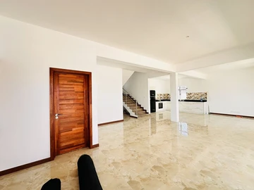 5 Bedroom Villa