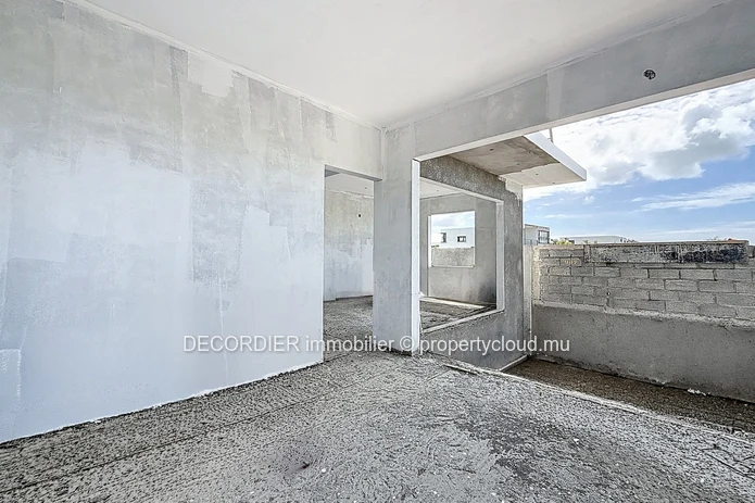 À Vendre – Maison moderne avec piscine