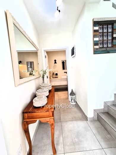 À Louer | Villa Haut De Gamme De 4 Chambres | Grand Baie
