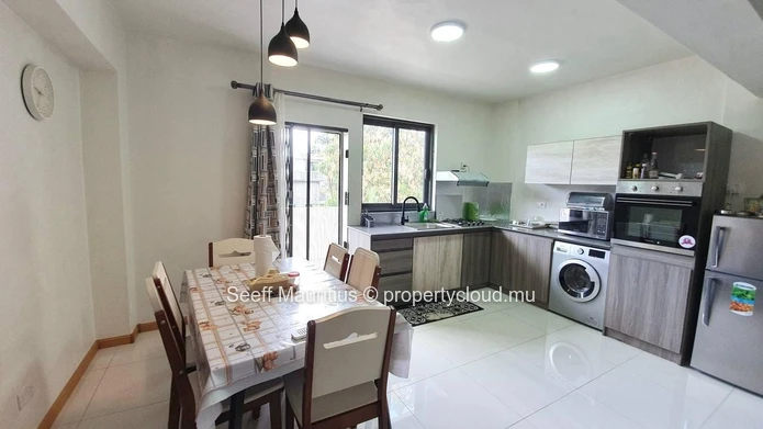 Turnkey 3-BR Apartment | Rooftop Pool & Gym | Flic en Flac