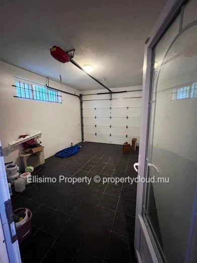 FOR RENT | Charming 3-Bedroom House with Private Pool | Calodyne