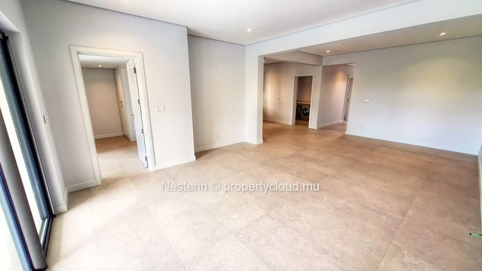 Appartement moderne flambant neuf de 2 chambres proche des commodités