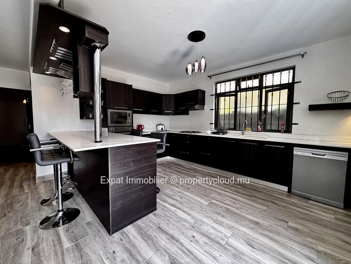 Appartement 2 chambres avec piscine dans un environnement verdoyant – Pointe aux Canonniers