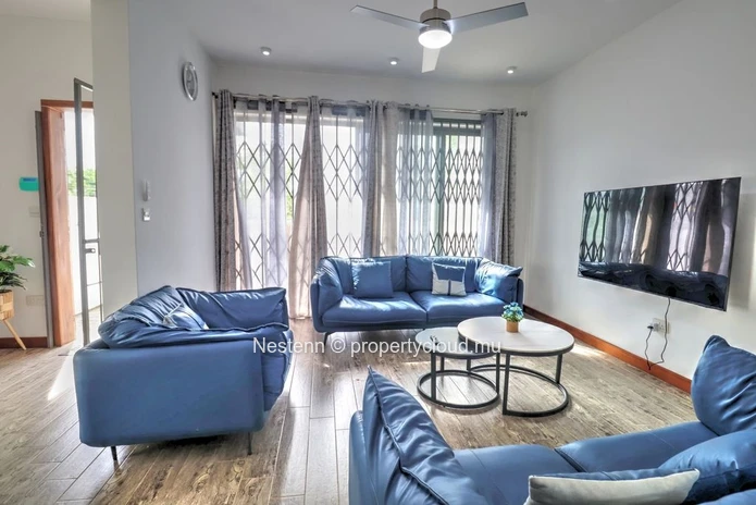 3 bedrooms contemporary in a quiet area 