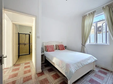 9 Bedroom House
