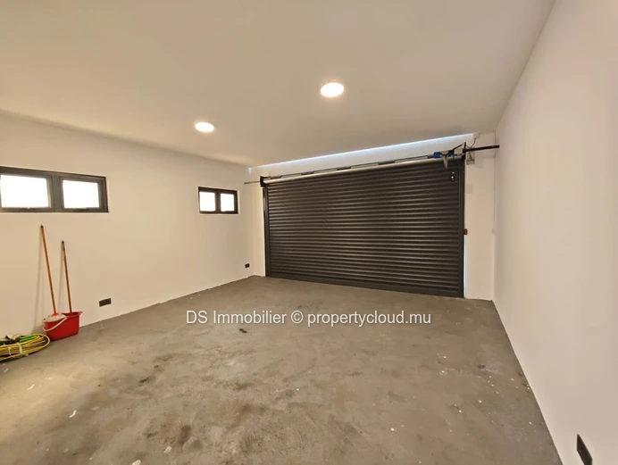 For Rent – 4-Bedroom Villa – Vale – North 