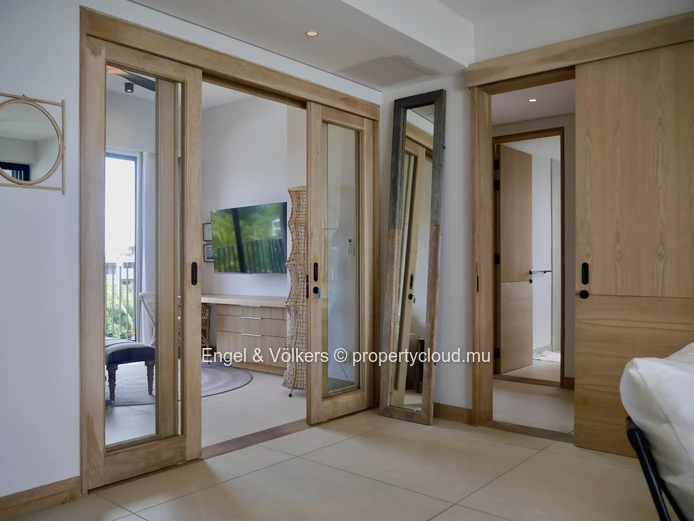 Ocean-View Penthouse with Private Pool in Pointe aux Canonniers
