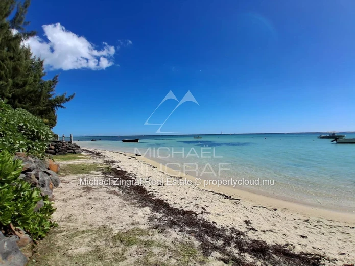 1-Bedroom Duplex with Direct Beach Access – Pereybere