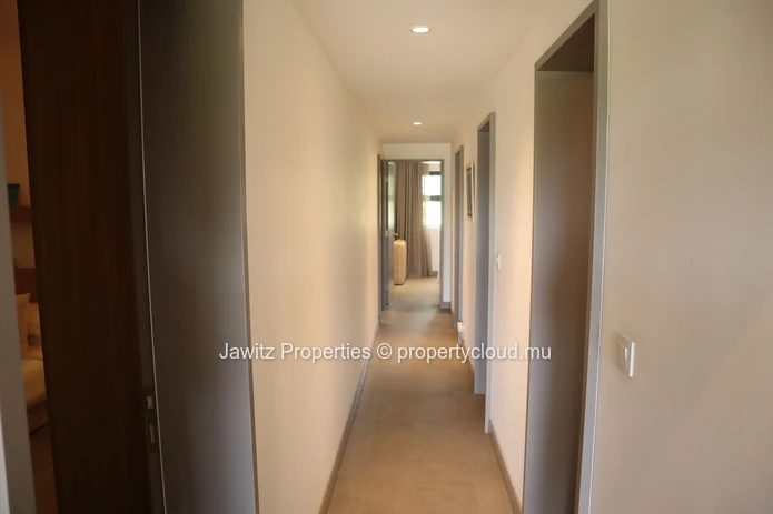Effortless Island Living: Sea View 3 Bedroom Apartment