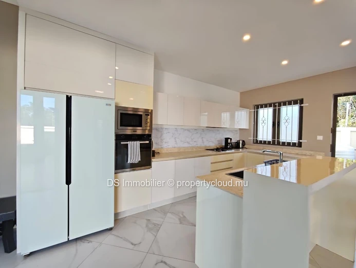 For Rent – 2-Bedroom Villa With En-Suite Bathrooms In Grand Baie - North
