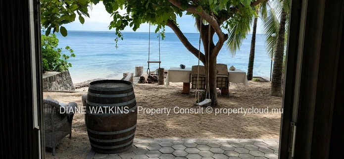 Rare 3-Bedroom Beachfront Villa for Rent in La Preneuse
