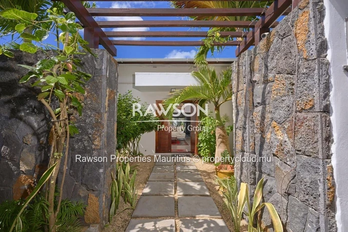 Modern Villa In Grand Bay