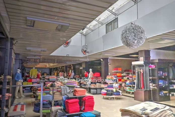 Espace commercial de 1200 m²