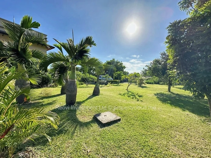Villa de Luxe avec un grand Jardin Exotique