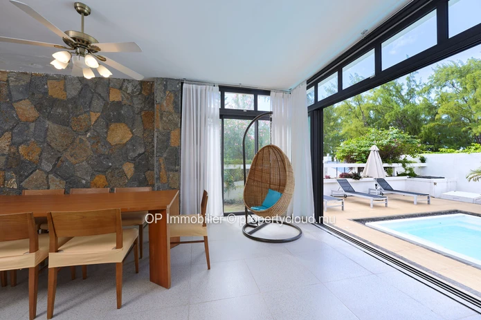 Maison 4 chambres avec piscine à vendre à Belle Mare 279m²