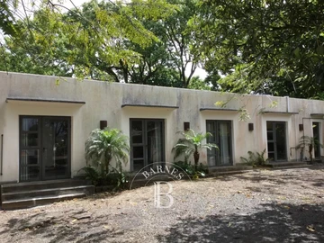 Maison de 8 Chambres