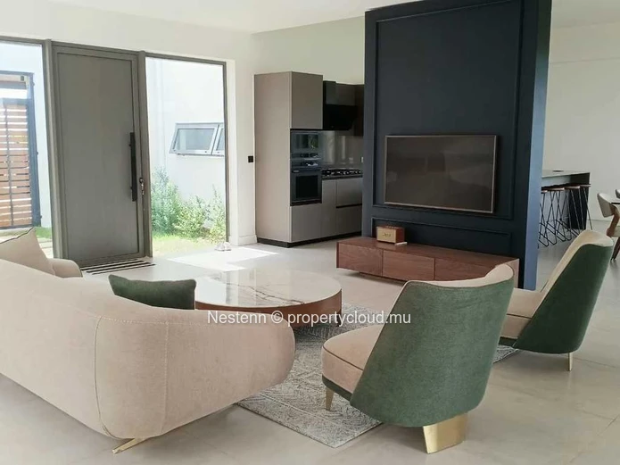 285 m2 villa on 1000 m2 of garden in the heart of nature