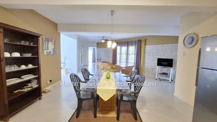 Unfurnished home for large family / rental investment