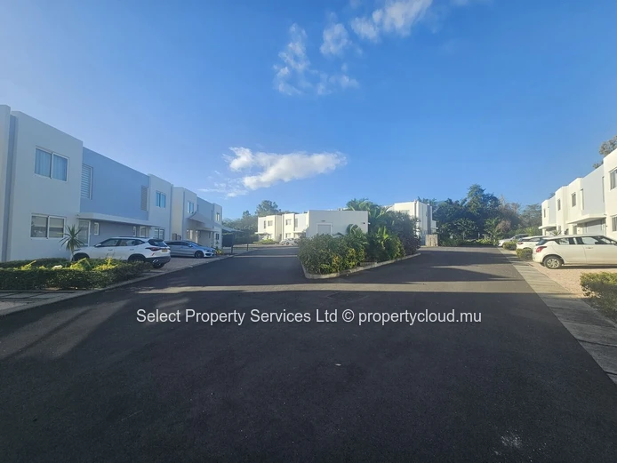 3-Bedroom PDS Townhouse with Private Pool for Sale in Tamarin