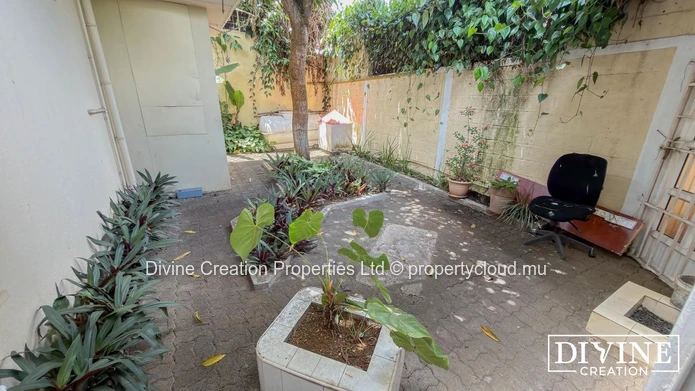 Commercial Building for Rent – Labourdonnais Avenue, Quatre Bornes