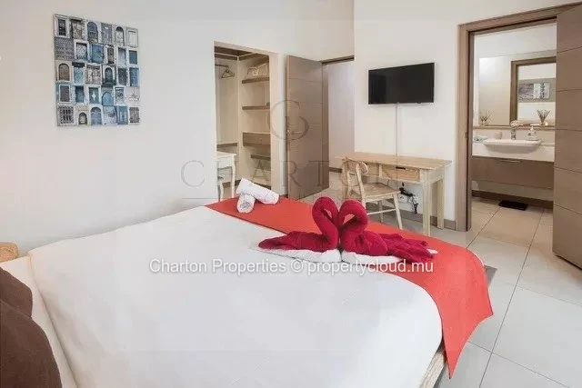 Appartement de 2 chambres en suite avec terrasse et vue dégagée sur le golf