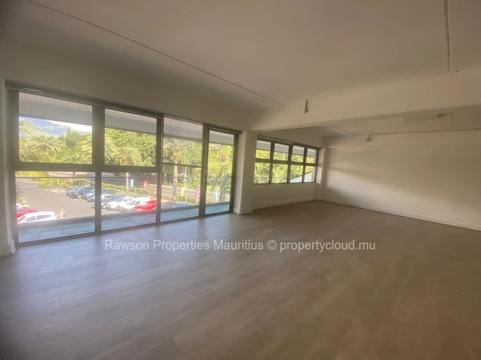  142m² Bureau à louer à Grande Rivière Noire