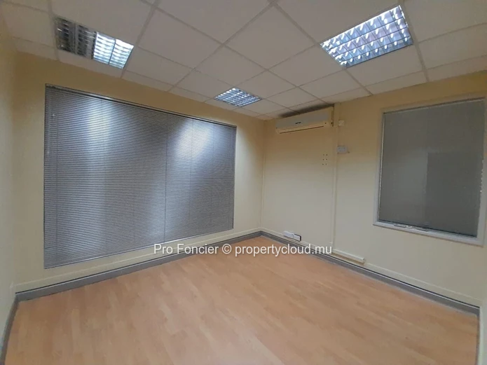 Office for rent in Port-Louis - Close to the center
