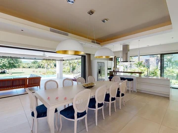 4 Bedroom Villa