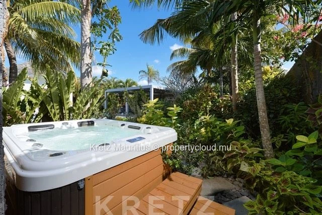 Exceptional villa with a huge swimming pool