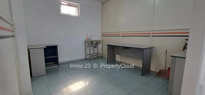 Office - 200m2 - Quatre Bornes - Ref. BU95567LO