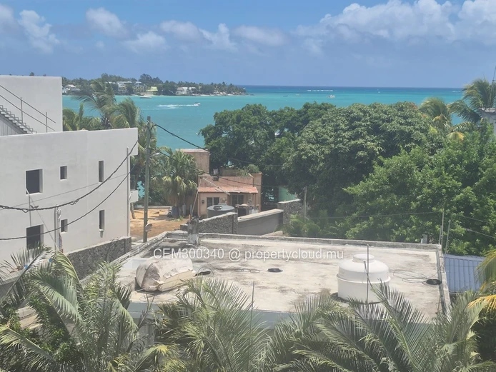 One bedroom furnished apartment with sea view for rent in Grand Baie
