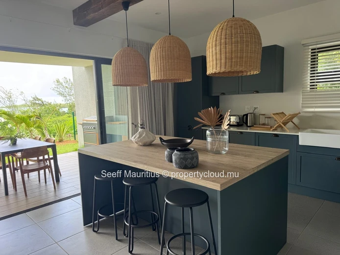 Appartement d'exception en rez-de-chaussée – Élégance, sérénité et art de vivre côtier 
