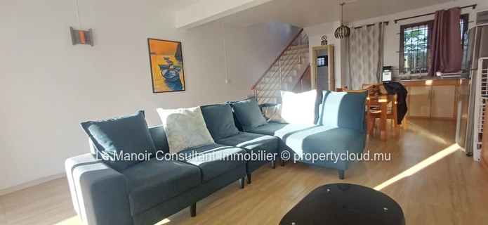 3-bedroom triplex with sea and mountain views - Sold furnished and equipped