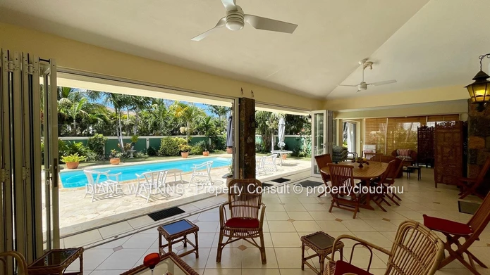 Villa privée sur la côte Ouest avec superbe vue montagne