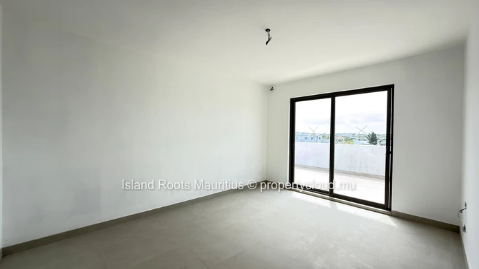 Modern Living in Péreybère – 3-Bedroom Penthouse for Sale (Sole Mandate)