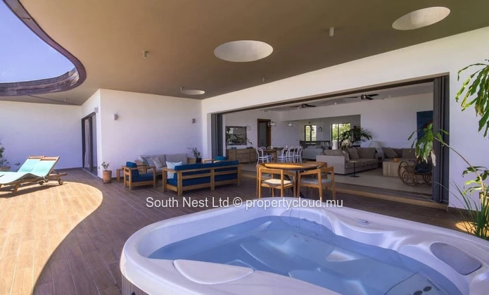Superbe penthouse avec vue mer : 3 chambres / 3 salles de bains avec jacuzzi