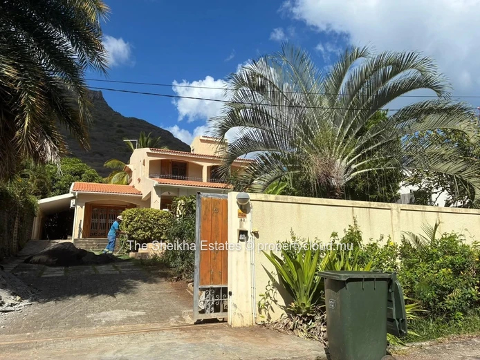 Charmante Maison Familiale Avec Piscine Privée À Louer – Black Rock