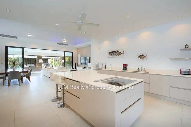 For Sale: Contemporary 4-Bedroom En-Suite Villa with Heated Swimming Pool, Grand Baie, Mauritius