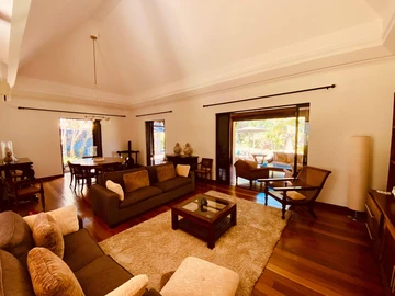 5 Bedroom Villa