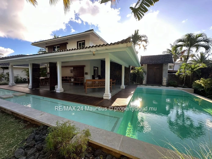 Freestanding Four-Bedroom Home in Pointe Aux Canonniers | Pool